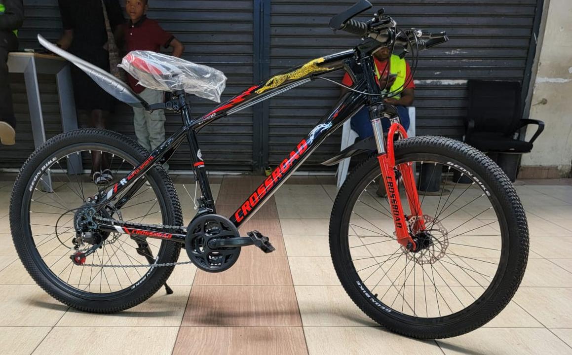 Crossroad 24 Inch Mountain Bike with Disc Brakes & 21 Gears
