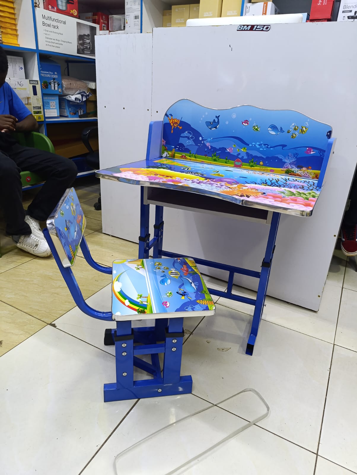 Pink Modern kids study desk-with partitions