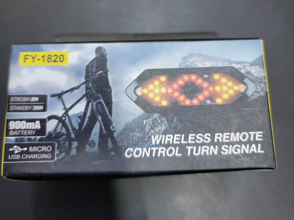 Wireless Bicycle tail light with remote(Turn Signal and brake red light)