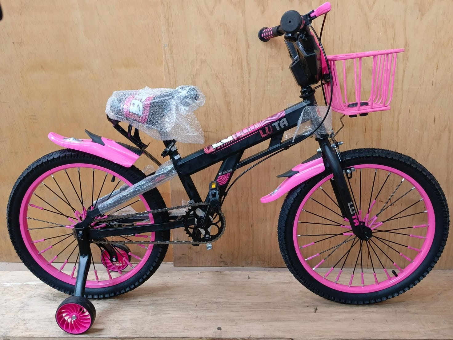 Luta size 20 with classic spokes  Ideal for children aged 7–12