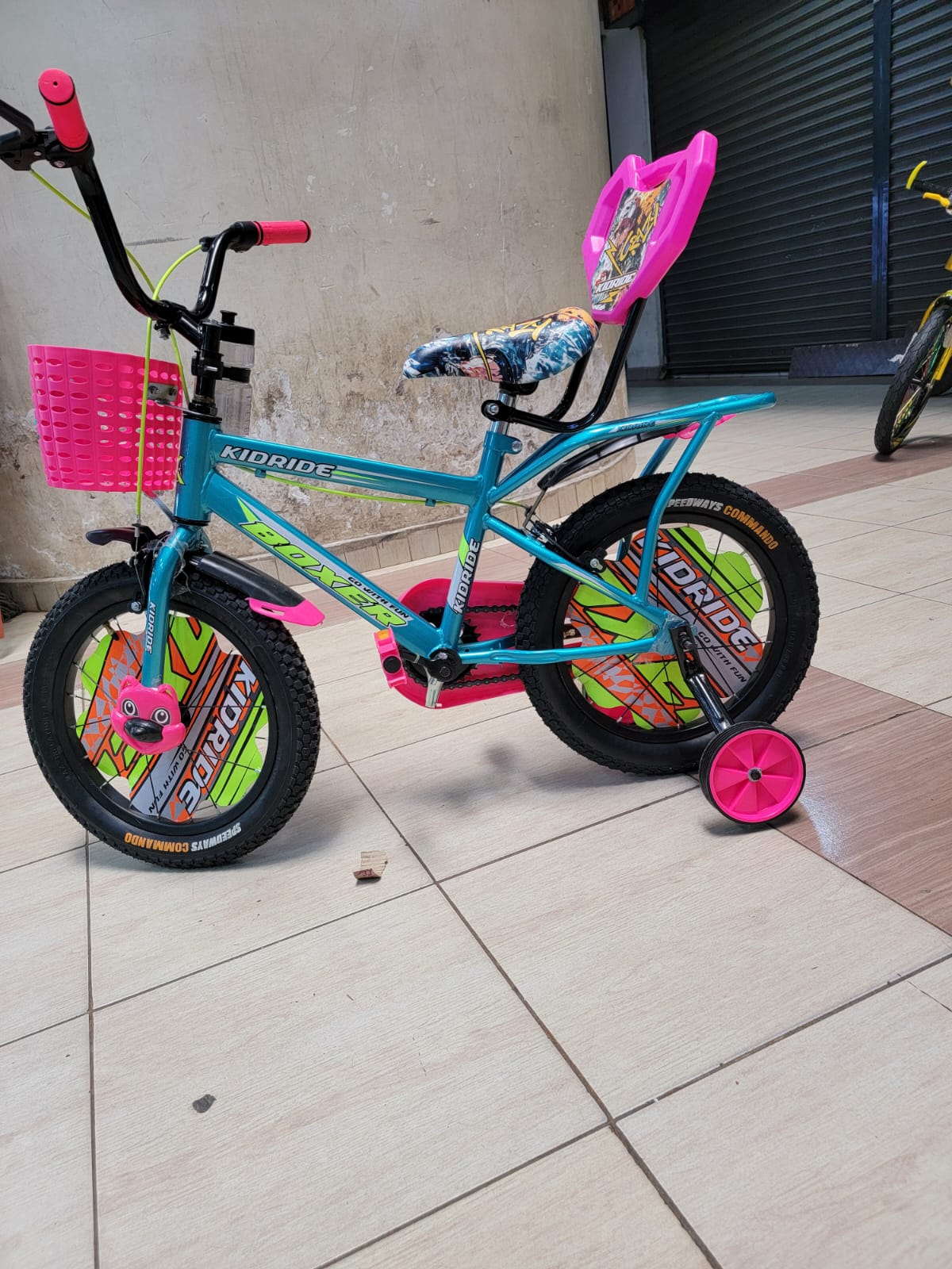 Kids ride Boxer Size 20 Kids’ Bicycle