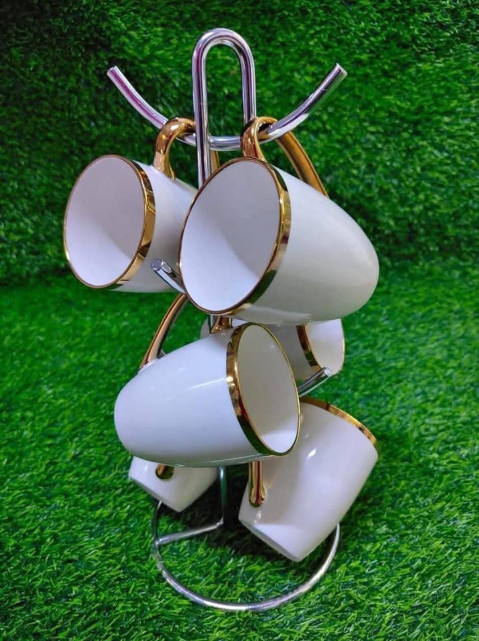 A set of 6pcs  Mugs with gold rim