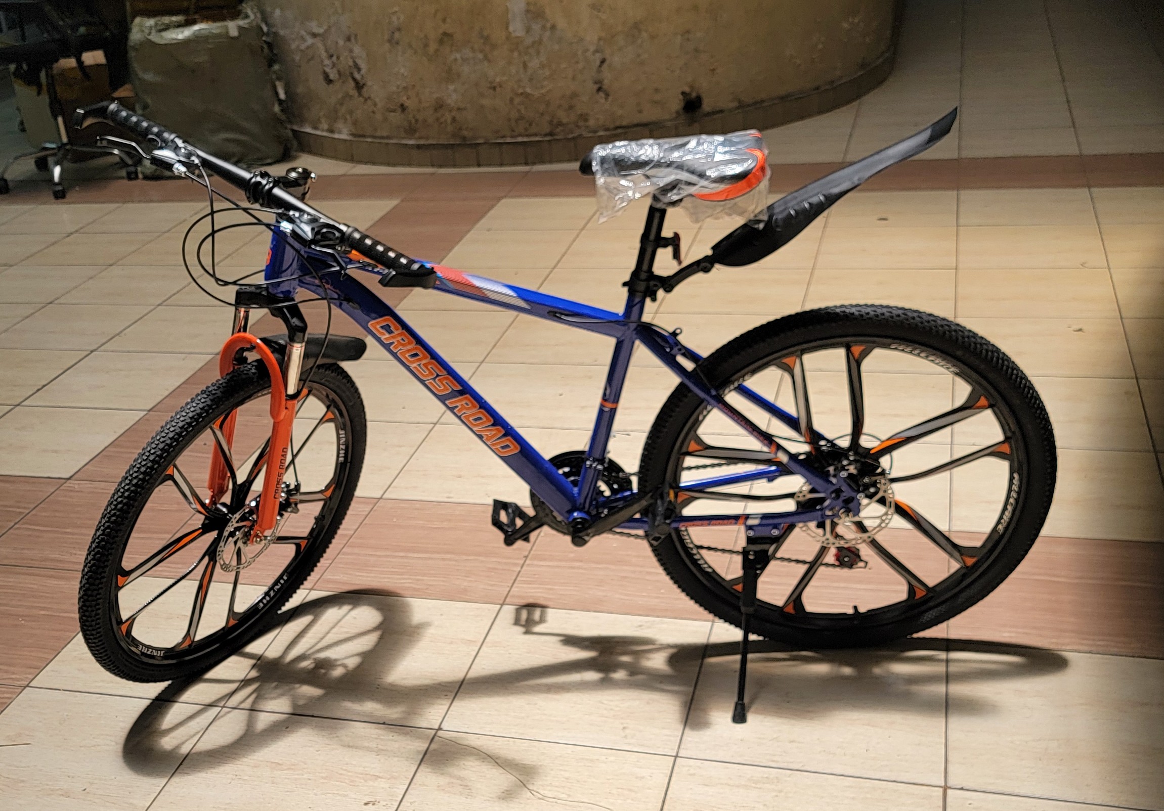 Cross Road 26 Inch Mountain Bike (Blue Orange) chrome Wheels