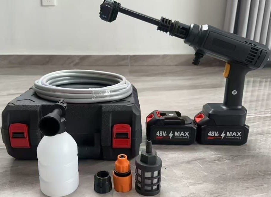 battery-operated car wash machine